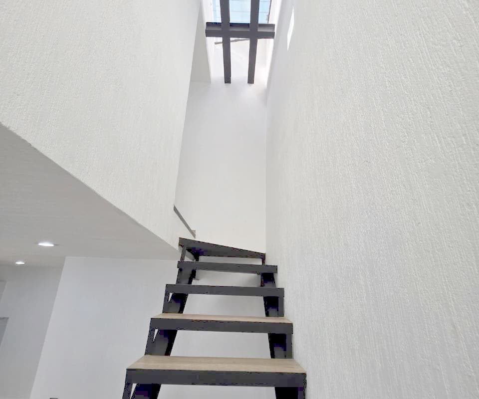 CASA EN VENTA EN TLAQUEPAQUE CON ALBERCA PRIVADA