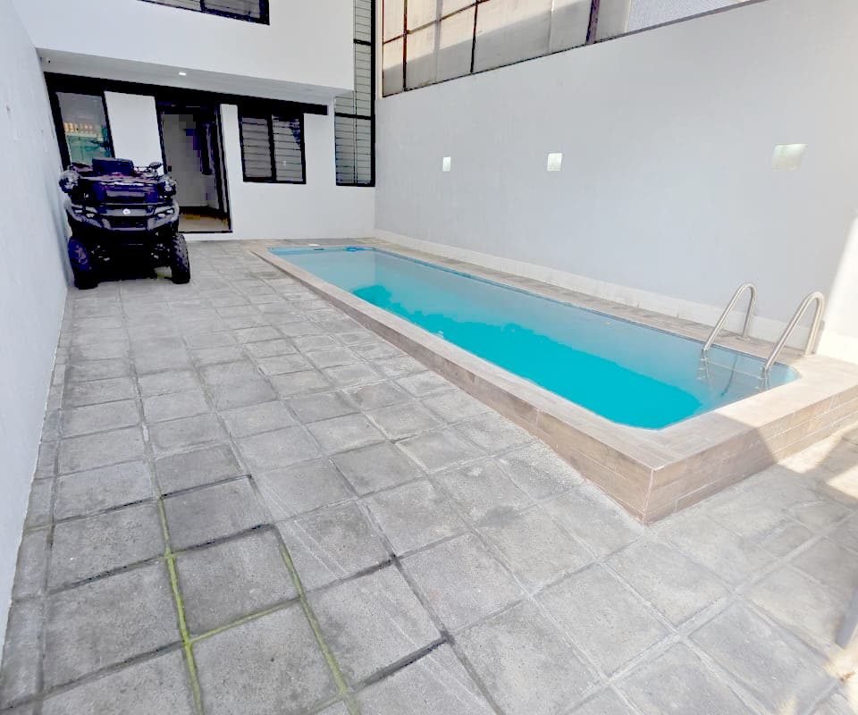 CASA EN VENTA EN TLAQUEPAQUE CON ALBERCA PRIVADA