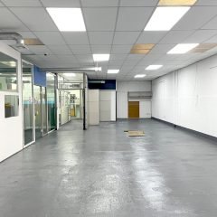 BODEGA EN RENTA 300 m²  – ZONA INDUSTRIAL | OFICINAS + PANELES SOLARES